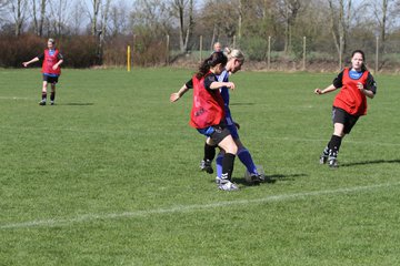 Bild 143 - Frauen am 10.4.11